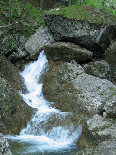 Pekelski slapovi, Pokojišče, 25.5.2004 - foto povečava