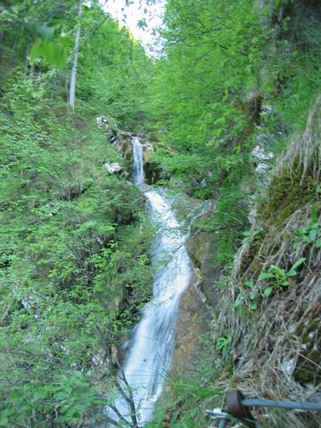 Pekelski slapovi, Pokojišče, 25.5.2004 - foto povečava