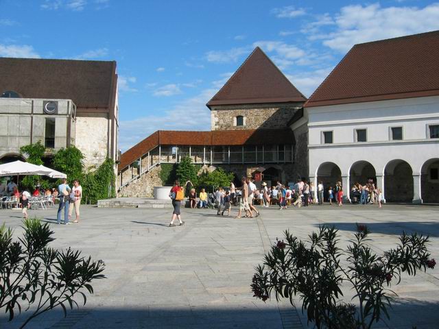 Ljubljanski grad, 6.7.2003 - foto povečava