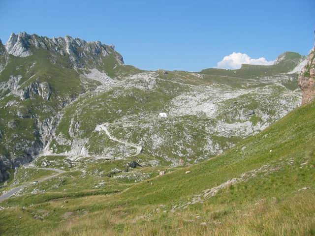 Mangart, Mangartsko sedlo, 23.8.2003 - foto povečava