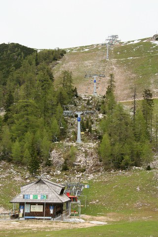 Dom na Gospincu, Krvavec, Veliki Zvoh, 4.6.20 - foto povečava