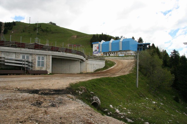 Dom na Gospincu, Krvavec, Veliki Zvoh, 4.6.20 - foto povečava