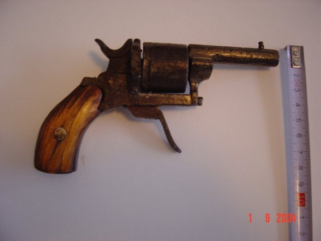 Starinska pistola damska - foto