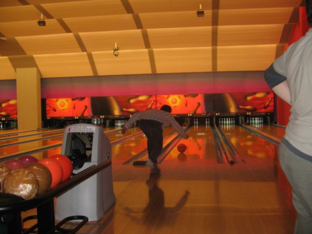 Bowling v Areni - foto