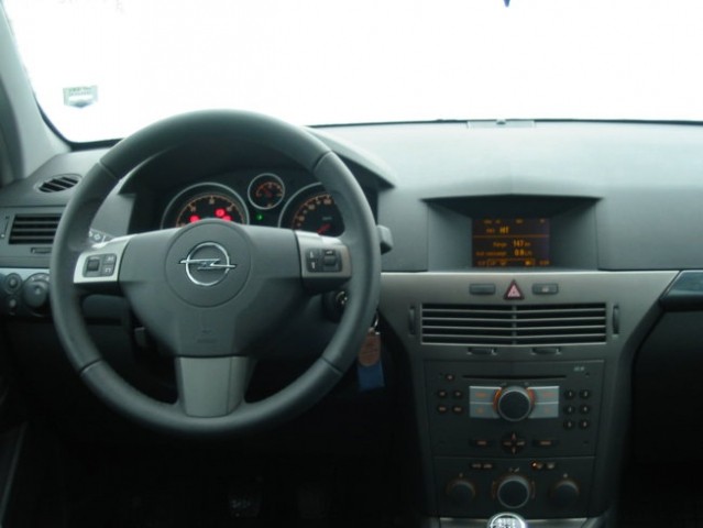 Opel Astra Karavan - foto