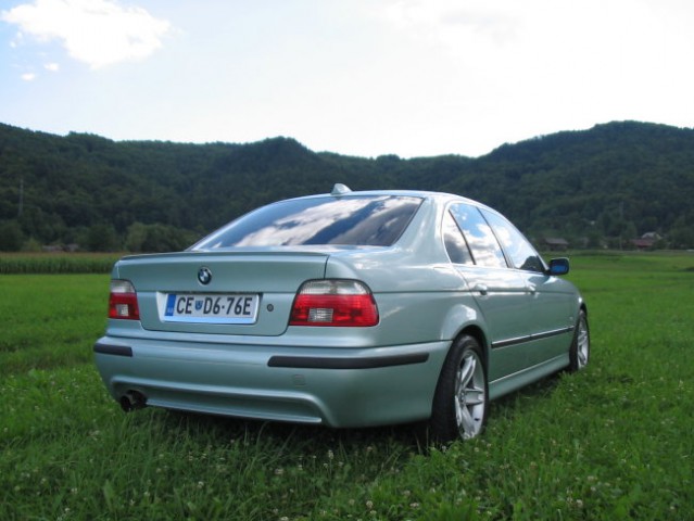 E39 528IA - foto