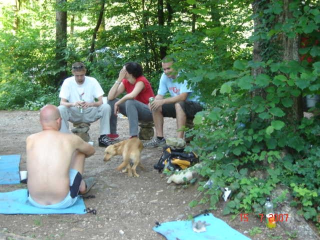 Piknik - 15.7. 2007 (Pupa, Črta, Rea, Miško) - foto povečava