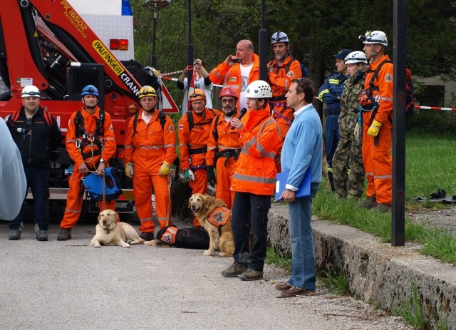 1. državno prvenstvo reševalnih psov s prikaz - foto