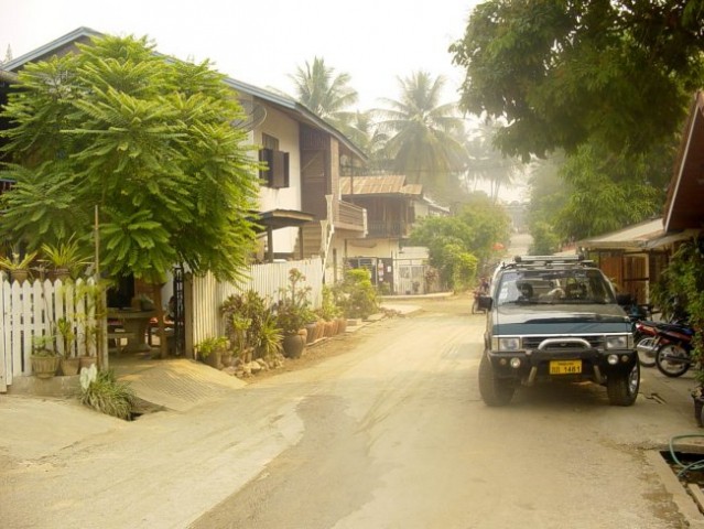 Male avenije, ki so jih v Luang Prabangu zasnovali Francozi.