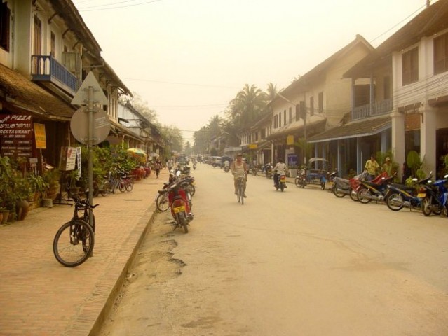 Glavna avenija v Luang Prabangu.