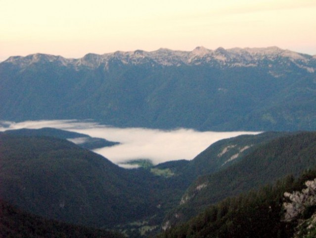 Jutranji pogled proti Bohinjskemu koncu.