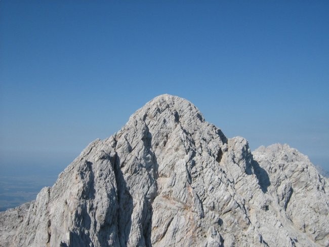 Skuta, v ozadju Kočne.