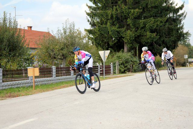 2016 1009 Dobrovnik - Slovenija kolesari - foto