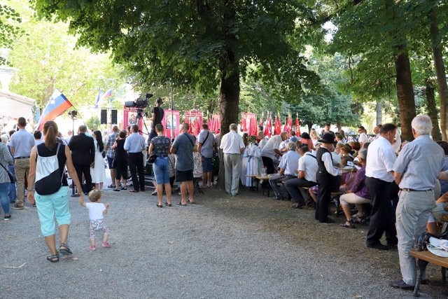2019 0817 Maša ob 100. obletnici združitve - foto povečava