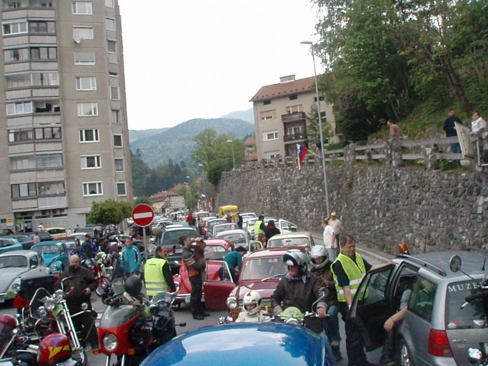 Oldtimer družtvo - foto povečava