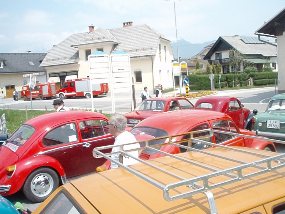 Oldtimer družtvo - foto povečava