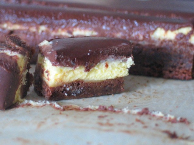 Nanaimo bar
http://www.domesticgoddess.ca/recipes.php?recipe=10094