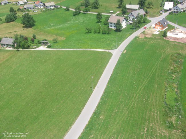 Letalski posnetki - Pr'jakopičk, 28.6.08 - foto povečava