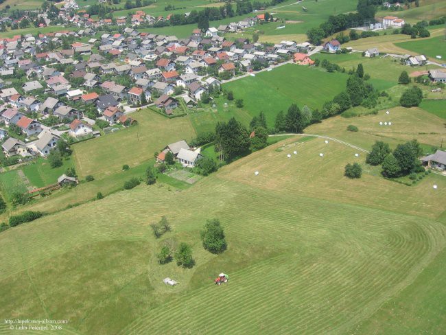 Letalski posnetki - Pr'jakopičk, 28.6.08 - foto povečava