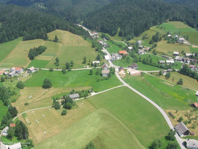 Letalski posnetki - Pr'jakopičk, 28.6.08 - foto povečava