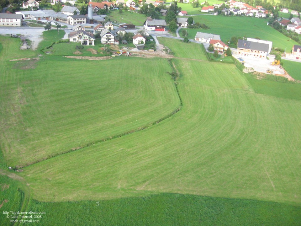 Letalski posnetki - Ledinica, 17.8.08 - foto povečava