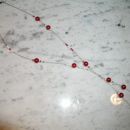 Verižica (rdeče perle v kombinaciji z  belimi)
