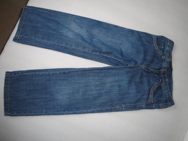 Mehak jeans, tanjši, lepo stojijo-dober kroj, Fixoni 116, cena 6 eur
