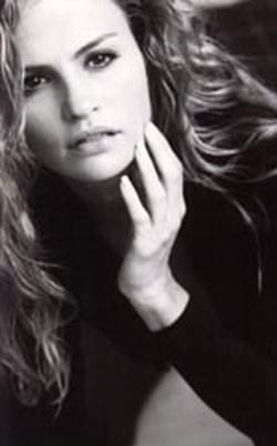 Aura Cristina  Geithner - Daniela - foto