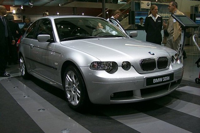 Bayeriche Motoren Werke -> BMW - foto