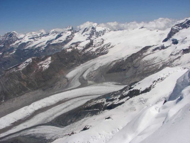Pogled na sotočje ledenikov Gornergrat, Grenz in Zwilingsgletscherja