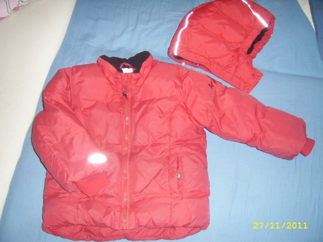 H&M rdeča jakna, št.104, 4 eur