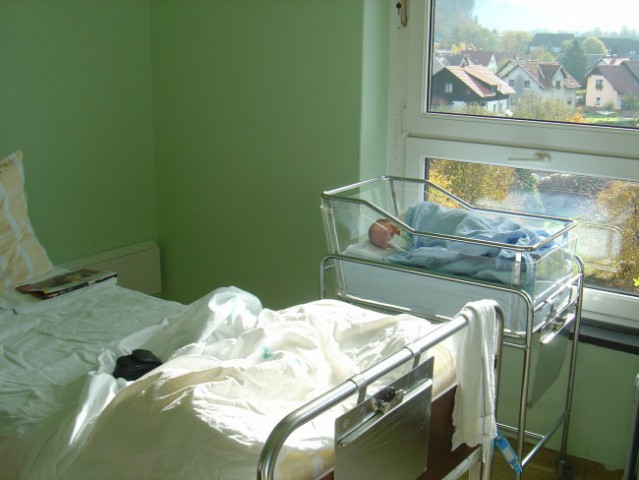 V porodnišnici - foto