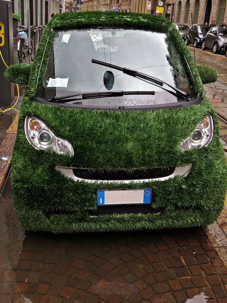 zelenček, elektro avtomobil na polnjenju