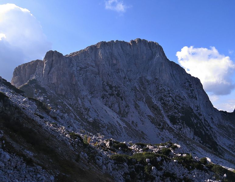 tokratni cilj le da na drugi, južni strani