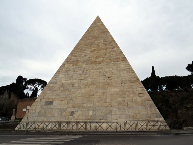 Rimska piramida