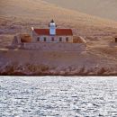 tam čez faro na otoku prvić