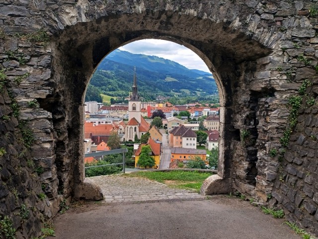 Na poti do baze, bruck an der mur