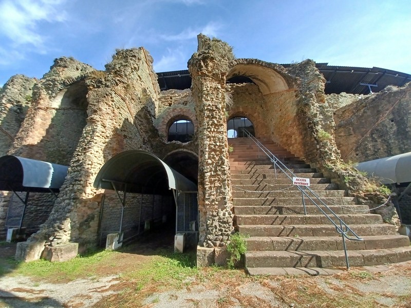 ostanki amfiteatra