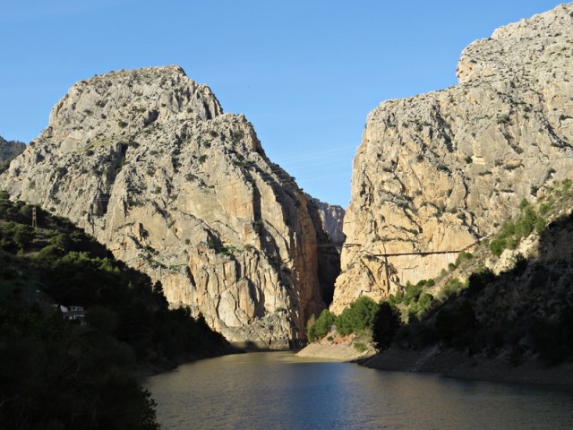 Caminito del ray, vsaj pol leta v naprej, sicer le od daleč