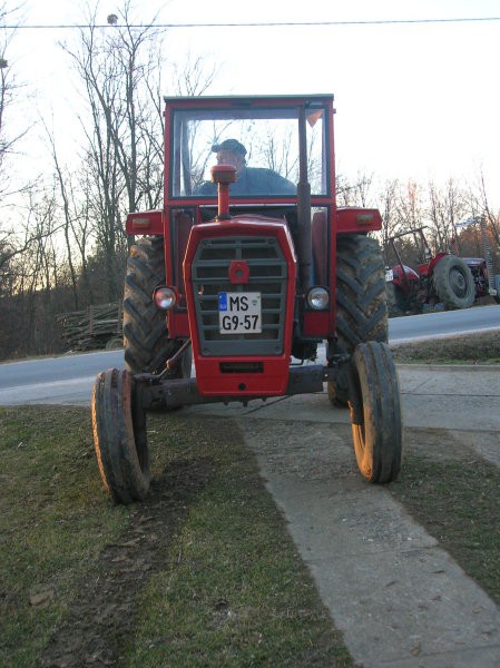 Traktor - foto