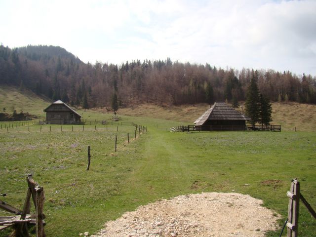 Konj, 1803 m, 25.4.2011 - foto