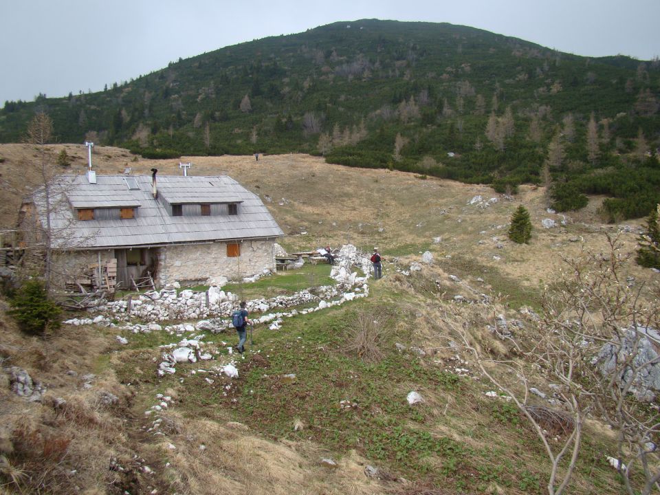 Konj, 1803 m, 25.4.2011 - foto povečava