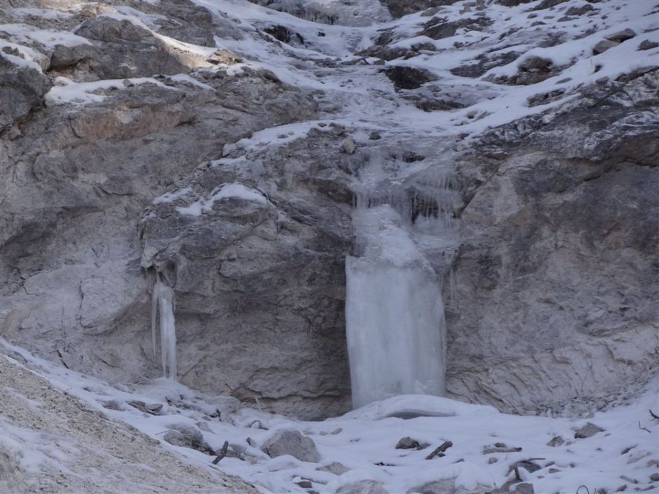 PECA, 2125m, 8.1.2012 - foto povečava