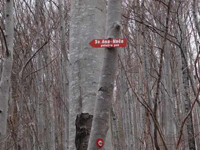 Sv.Ana na Mali gori in Lavričeva koča,22.4.12 - foto