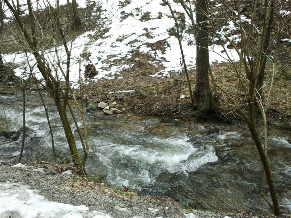 Sv. DUH na OSTREM VRHU - foto povečava