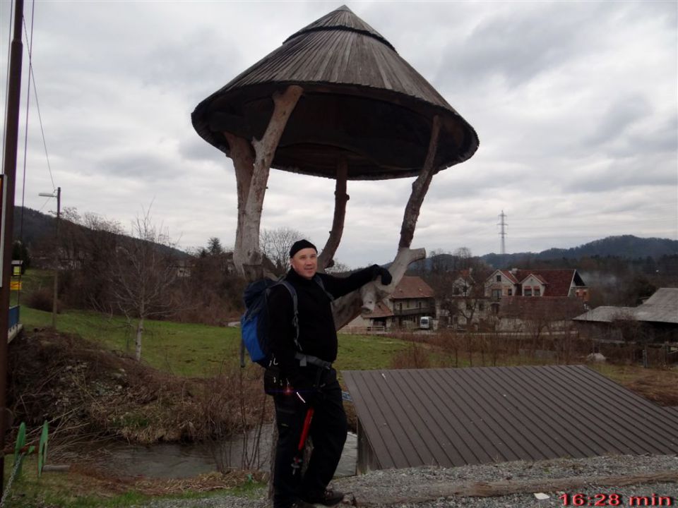 Sv. DUH na OSTREM VRHU - foto povečava