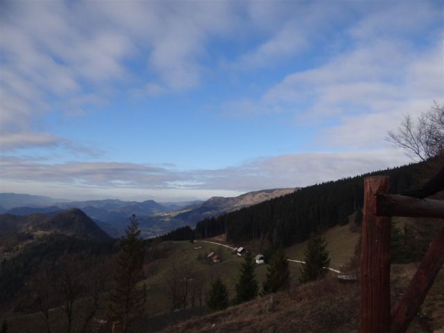 SVETA PLANINA IN JAVOR, 1.12.2013 - foto