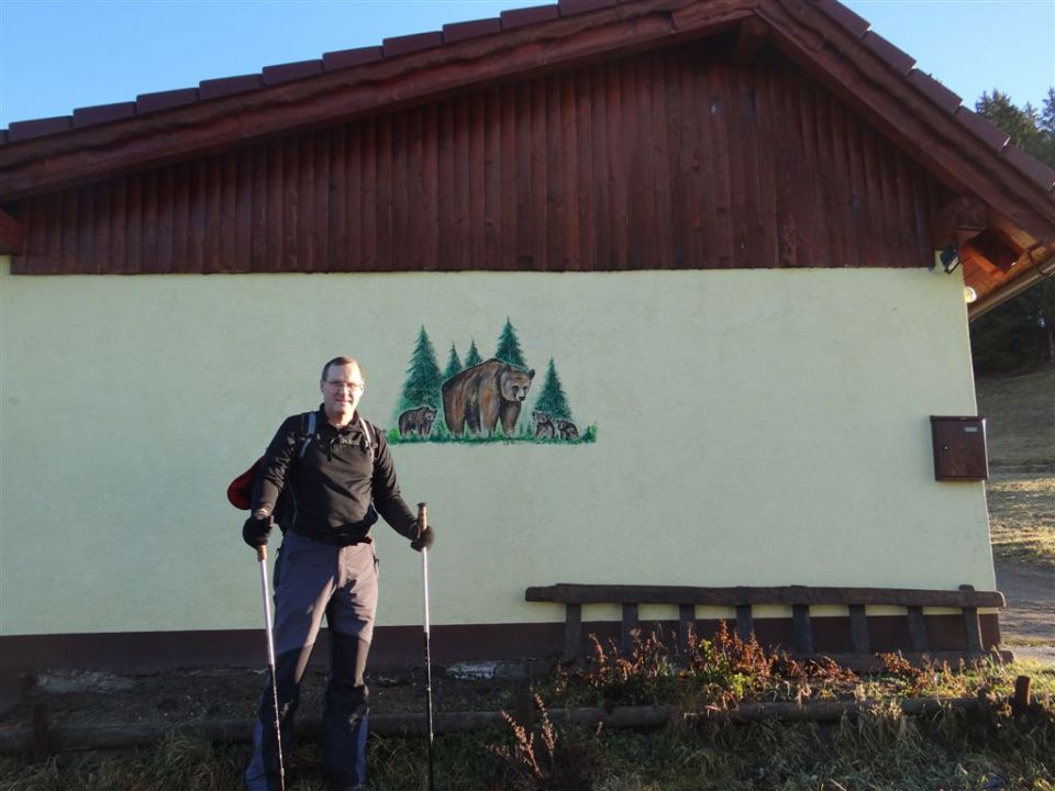 RIBNIŠKA KOČA IN GRMOVŠKOV DOM - foto povečava