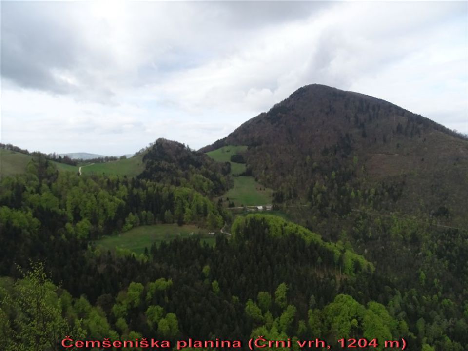 KRVAVICA (909 m) in ČEMŠENIŠKA PLANINA - foto povečava