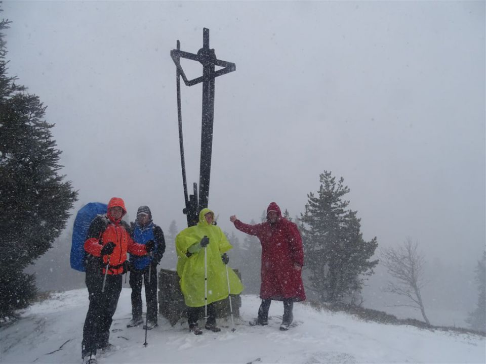 RIBNIŠKA KOČA in ČRNI VRH - foto povečava